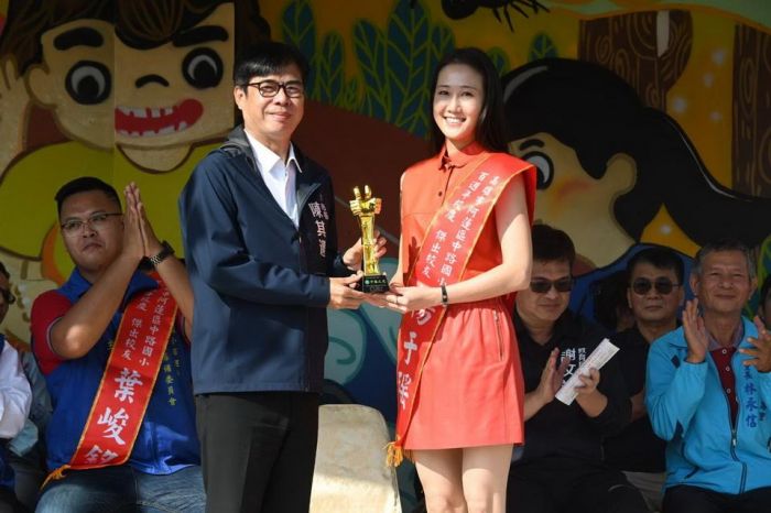 中路國小創校百年 陳其邁祝校運蓬勃發展表揚傑出校友