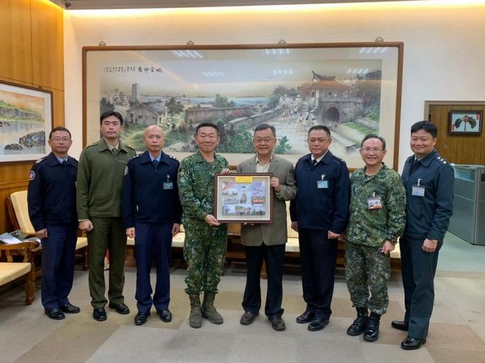 澎防部各駐軍單位拜會賴峰偉 感謝支持防衛任務