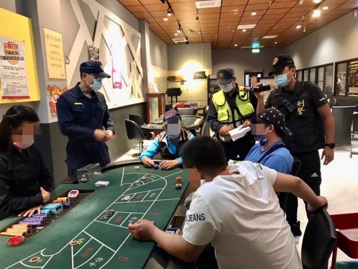 防制幫派勢力拓展 東港分局長帶隊掃蕩臨檢