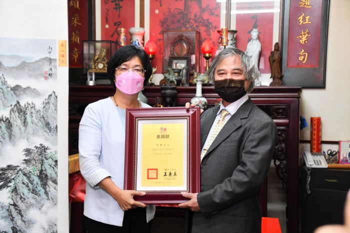 李秉圭第3次獲國家獎項 臺灣工藝界最高榮譽「2022國家工藝成就獎」