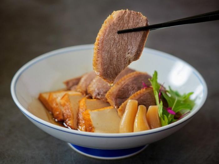 老饕必嘗！「潮品集‧潮坊」鎮店「潮洲滷鵝片」感受70年老滷的甘香滋味