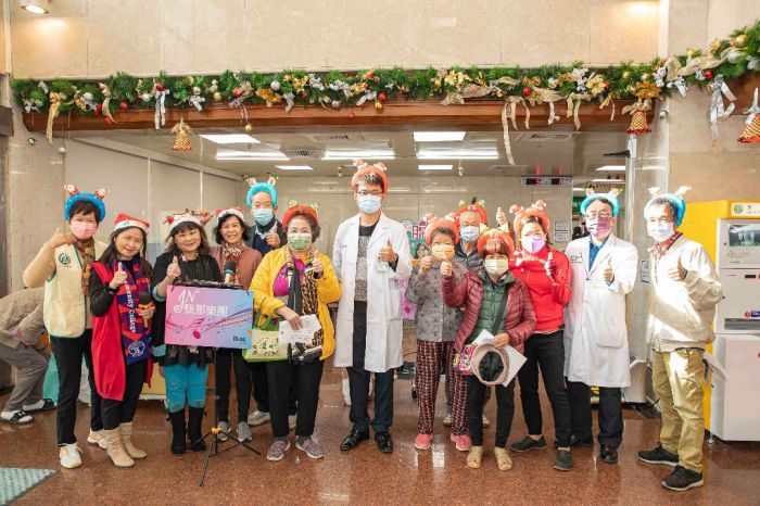 二基醫院慶聖誕 解密尿中發現聖誕紅顏色是否為血尿