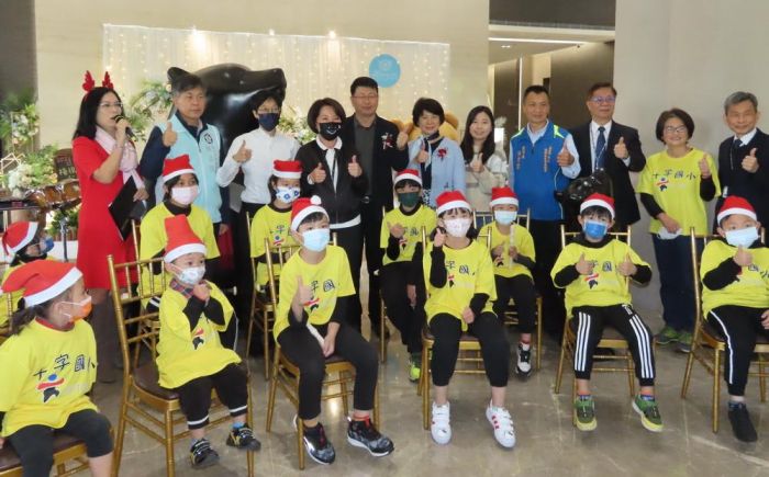 新悦酒店舉辦偏鄉小學公益活動結合飯店熊家族婚禮