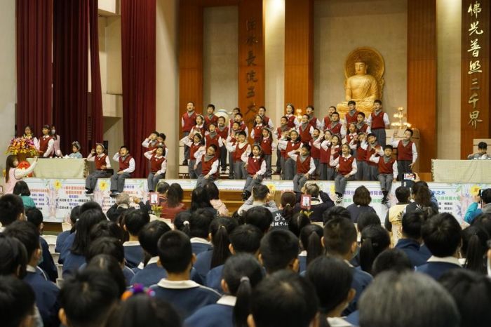埔里均頭中小學親師生歡喜齊聚  野餐日為均頭慶生
