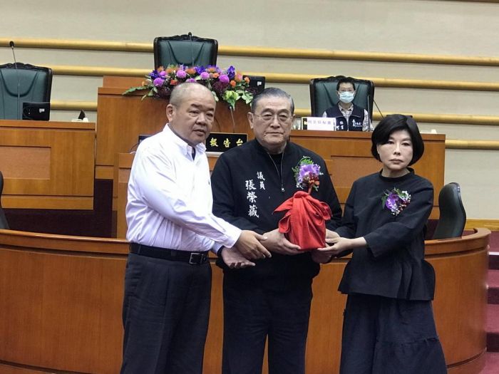 嘉義市11屆議長副議長激戰 陳姿妏當選議長 張榮藏副議長 宣誓就職