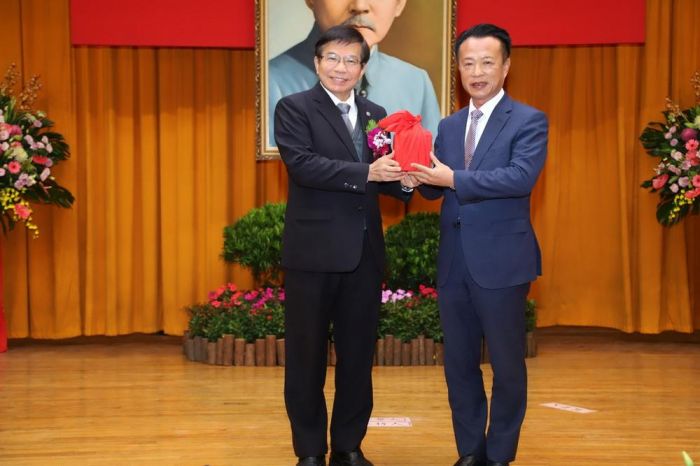 再次承擔、勇敢超越 嘉義縣第19屆縣長翁章梁宣誓就職	