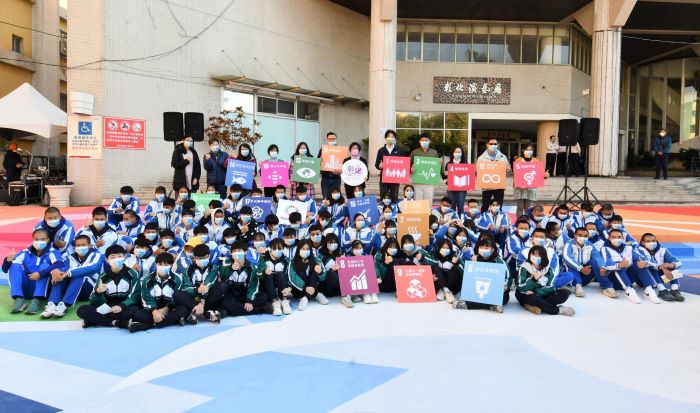 彰化縣政府府前廣場換新妝 SDGs創作彩繪階梯啟用