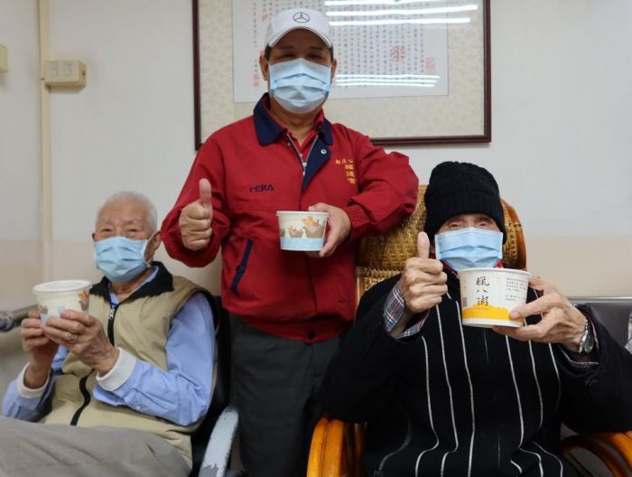 暖心臘八粥分享!  溫暖高雄榮家住民長輩的心