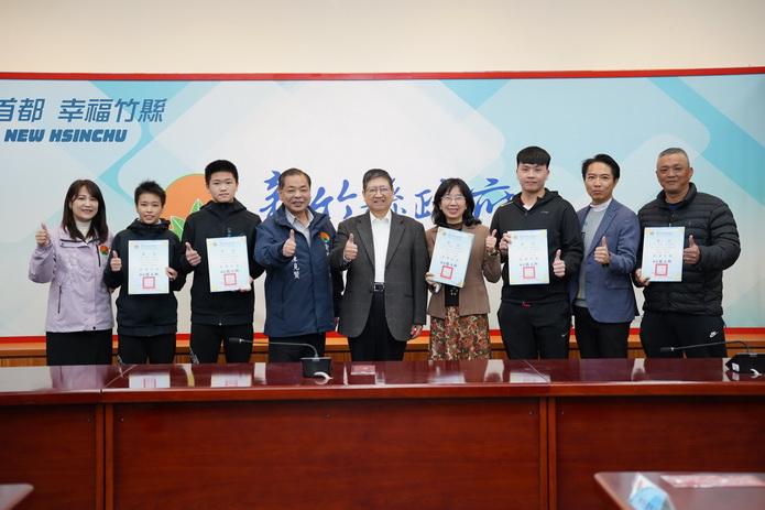 竹縣博愛國中獲世青盃混雙金、興隆國小奪小六女團冠軍