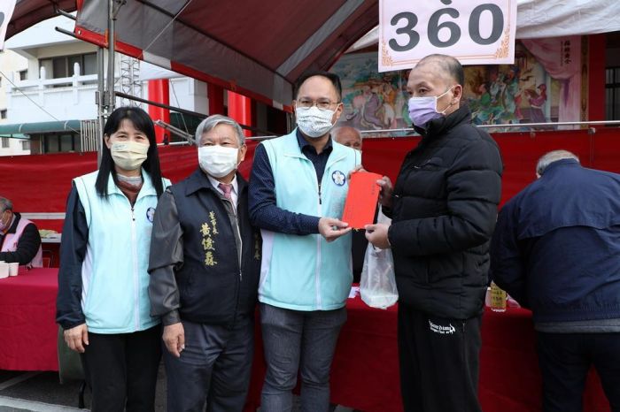 九華山地藏庵冬令救濟 「寒冬送暖 溫馨我嘉」