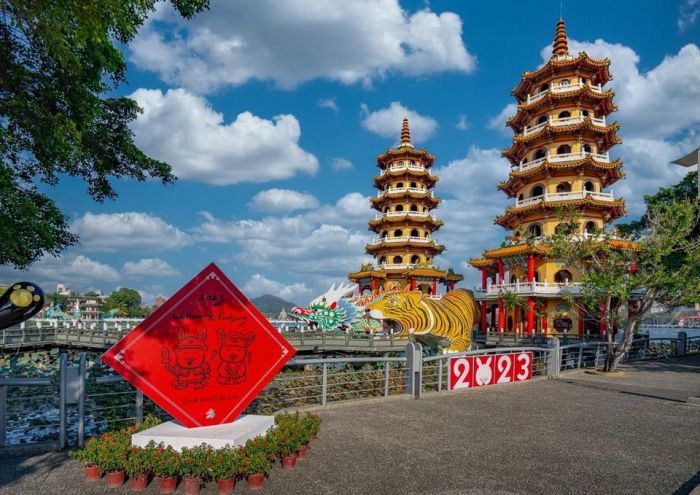 高市觀光局攜手素人插畫家 為風景區增添濃濃年味