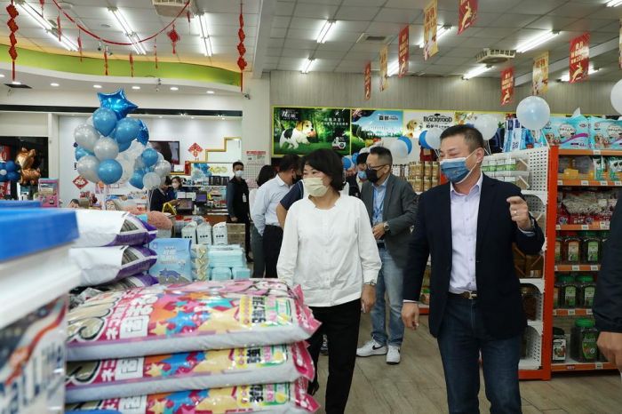  嘉義市寵物醫院旗艦店開幕 市長黃敏惠獻祝福