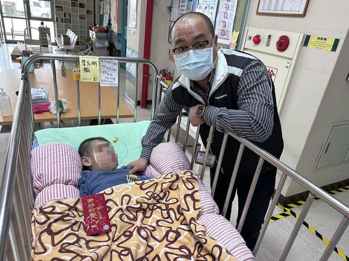 彰基神外張尚文北上新竹機構探視受虐男童 提醒照顧上需注意地方