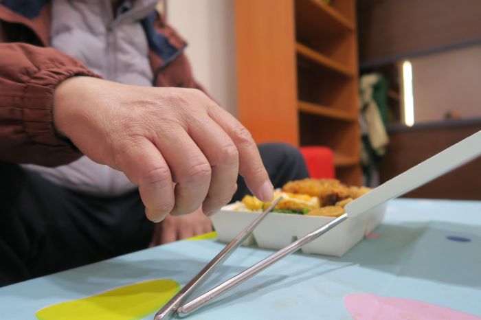 筷子一再掉地 小心是糖尿病引發的神經病變