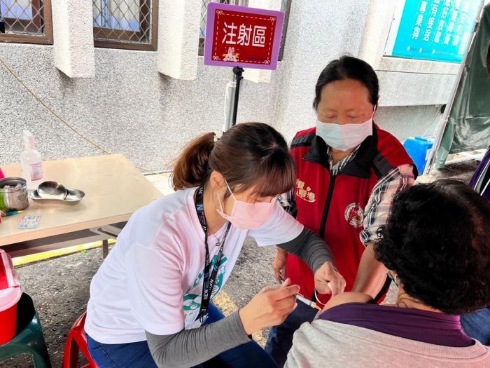 嘉縣50-64歲打流感疫苗送2劑快篩意者從速