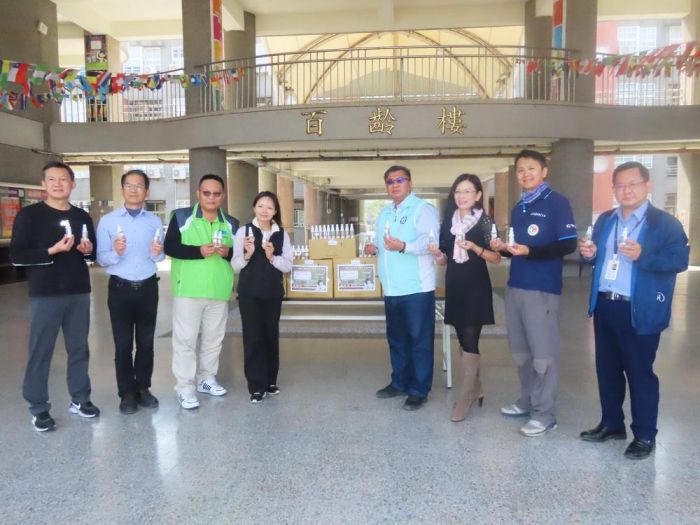 愛心團隊捐贈酒精噴霧隨身瓶  致贈給嘉義市幼兒園