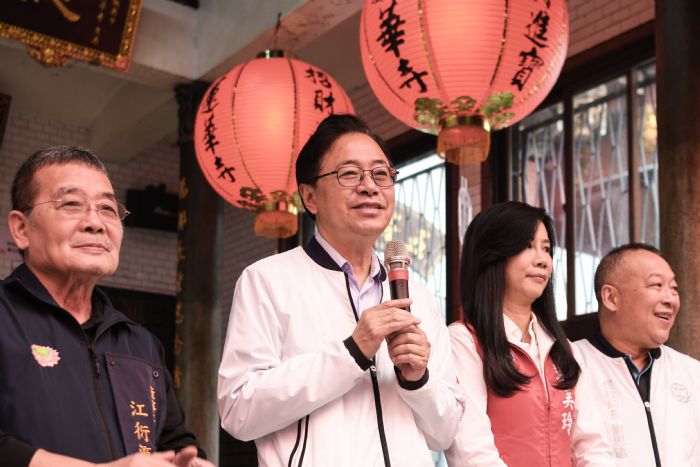 張善政桃園蓮華寺參香祈福　攜手合作社會公益工作