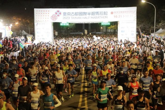 台南古都國際半程馬拉松　近2萬人熱血開跑