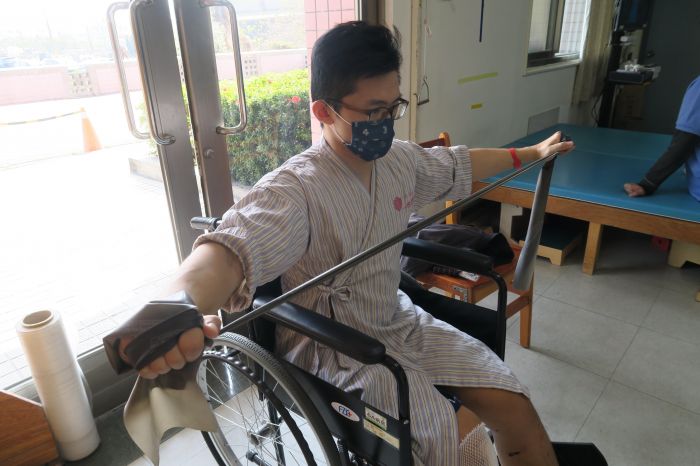 健身教練車禍重創 微創肋骨手術重拾生命熱情