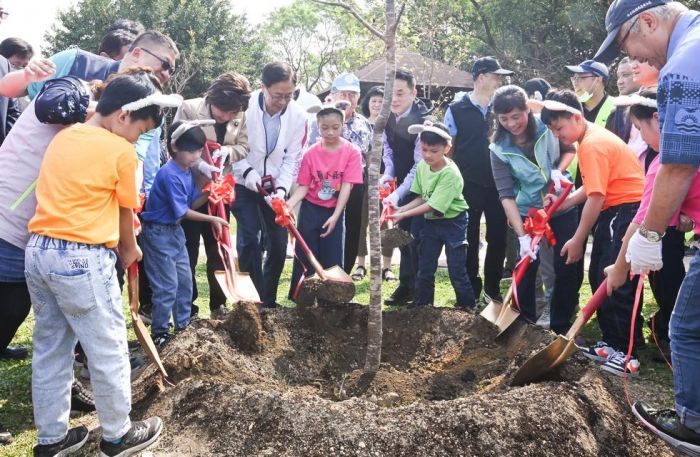 桃園市植樹節活動種下千株樹苗　為地球環境共盡心力