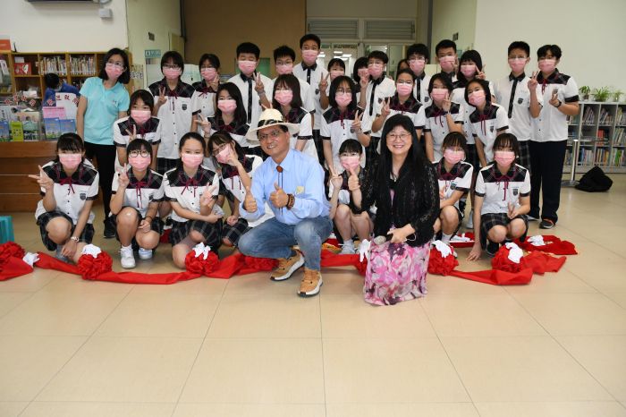 藝熠生輝 彰安國中美術班第21屆畢業作品展取材生活點滴