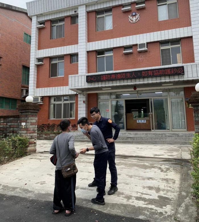 男子清明返家祭祖外出迷路　三灣警協助護送返家