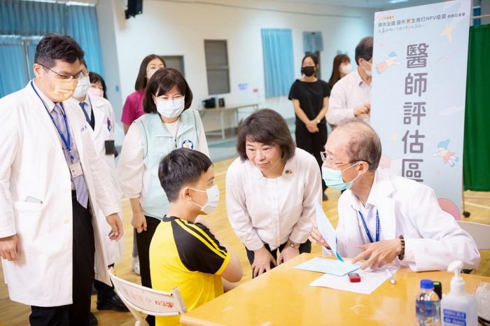 嘉市領先全國國中男生施打公費HPV疫苗保護青少年健康