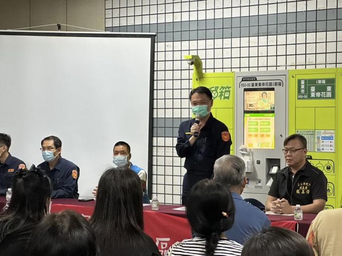 深耕社區警政再出發　東警分局長向里民傳授識詐撇步