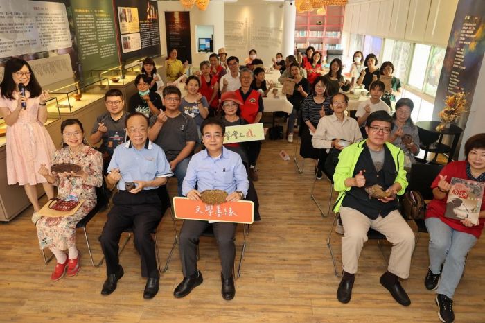 「陶然走筆－陶與文學主題展」開幕　一覽南投陶精湛作品 　