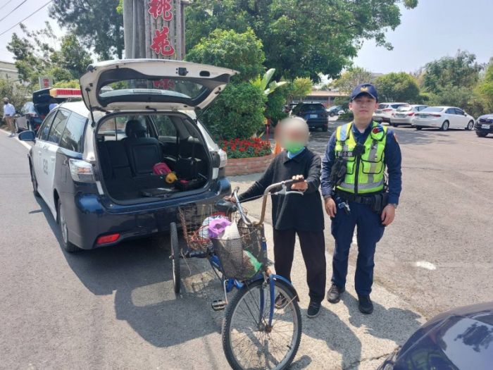 失智老嫗迷途求援　管區大人一眼認出轄區老婦