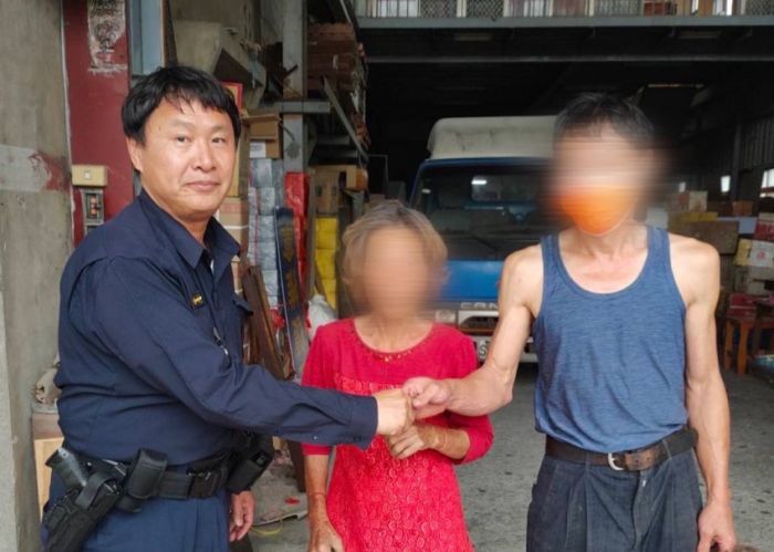 老嫗步行離家7公里迷途　警執勤發現載返家