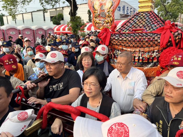 大甲媽祖鑾駕抵達彰化 王惠美接駕：不要打架讓媽祖哭哭