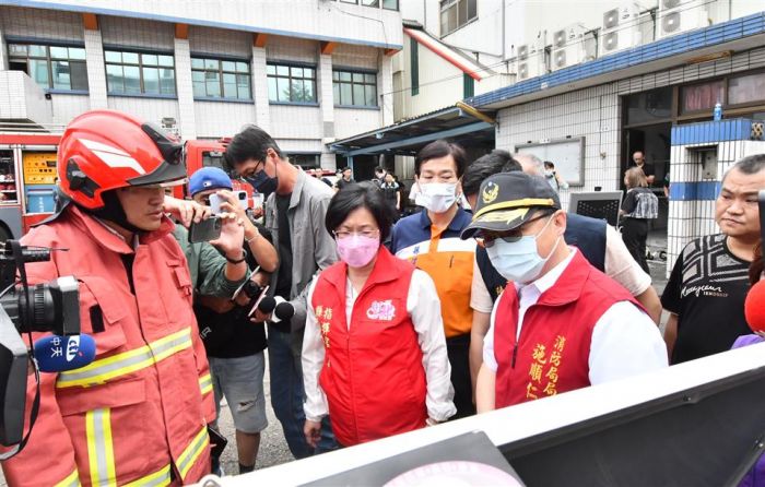 聯華食品彰化北斗廠火災 王惠美前往關心災情 縣府啟動一案一社工關懷慰問機制