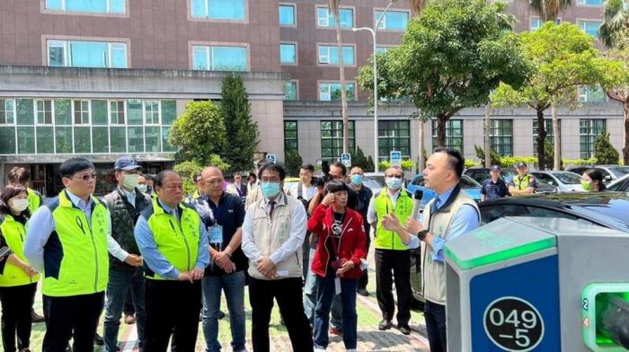 澎湖縣長陳光復率團參訪台南市智慧化交通成果