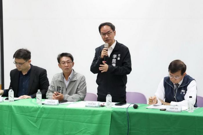 立委李昆澤爭取500萬商圈行銷及100萬高雄國際旅展補助