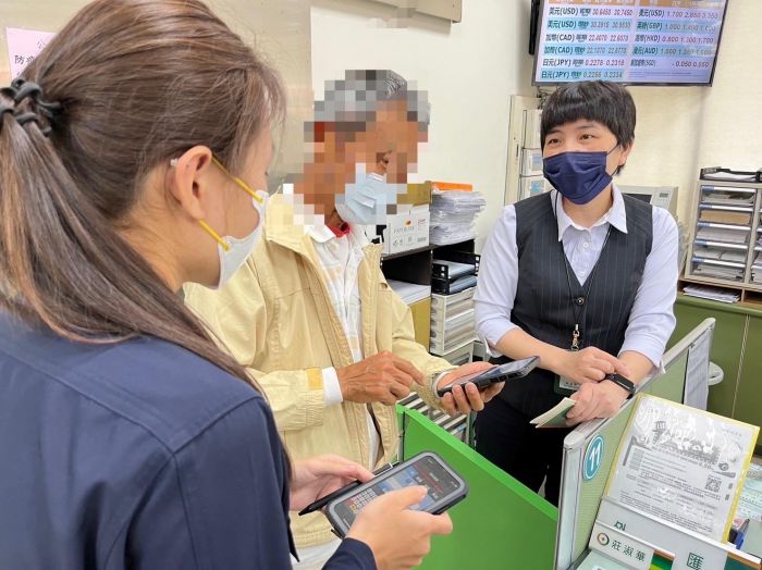 男子誤信「網路理財顧問」急赴銀行匯500萬　警銀合作阻詐