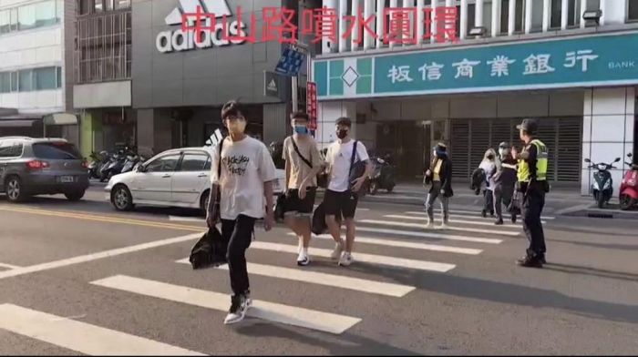 嘉市警「路口不停讓行人」大執法 擺脫「行人地獄