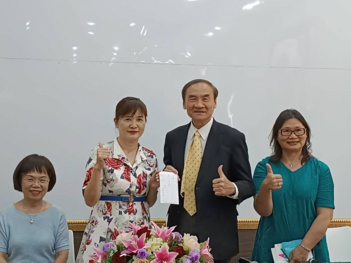 慶祝母親節！　彰化女中邀藝術家校友舉辦聯合美展