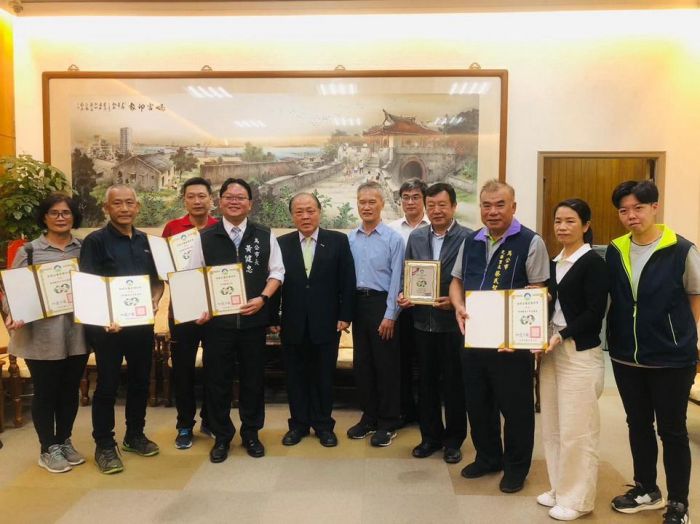 澎湖縣獲環保署低碳永續家園銀級認證  陳光復表揚獲獎社區