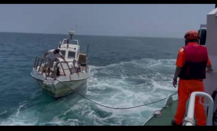 海釣船兩度故障航道海上漂  布袋海巡隊緊急出勤安全