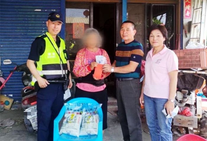 8旬婦脊傷經濟困難　豐榮警集結善心物資送暖