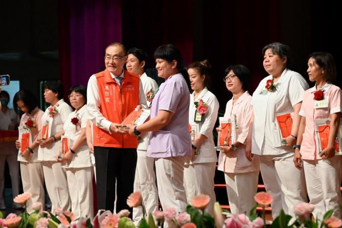 國際護師節前夕！　高榮表揚126位護理師