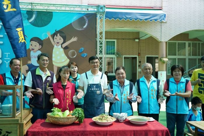 吃夏麵袂破病 許志宏化身「阿宏師」邀小朋友立夏吃夏麵