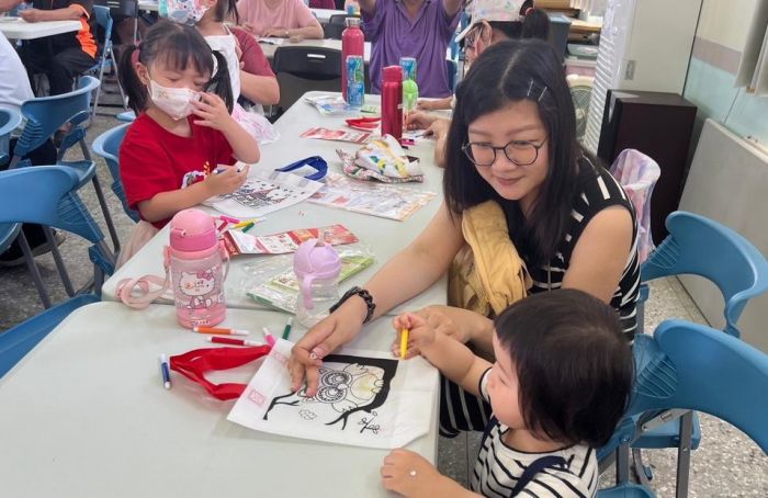 歡慶母親節　馬公市安宅里辦親子同樂活動