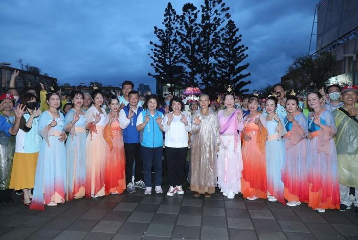 佛光山圓福寺慶祝佛誕節-力阿卡浴佛車踩街嘉年華祈平安