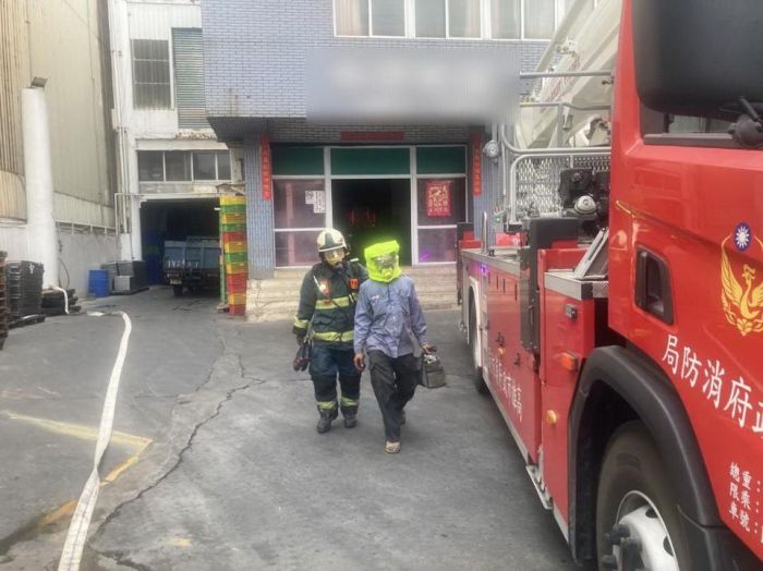小港一家食品工廠液態氨氣外洩　1員工身體不適送醫