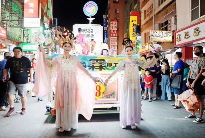 「北港藝閣車遊行」終場　陳璧君再度扮仙華麗登場