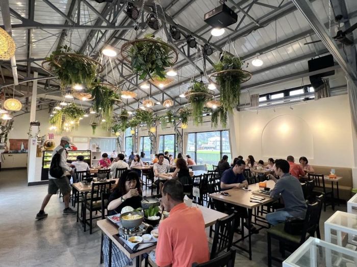 溫馨5月公益感恩　黃敏芳光藝術工坊推動「豐衣足食」