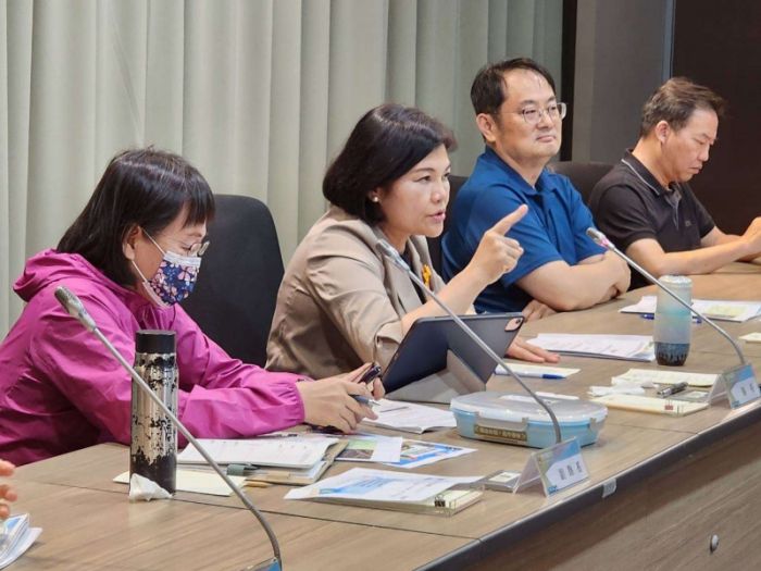 改善行人地獄亂象　張麗善召集相關各部門舉行道安會報