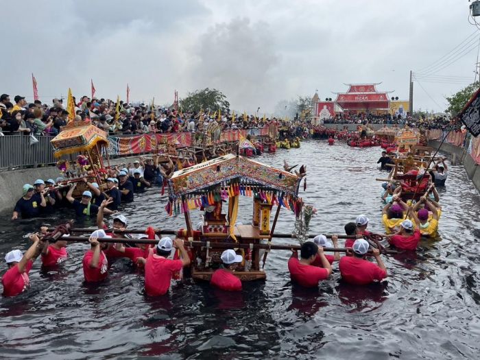 嘉縣布袋鎮新塭嘉應廟衝水路、迎客王祭典獨特文化